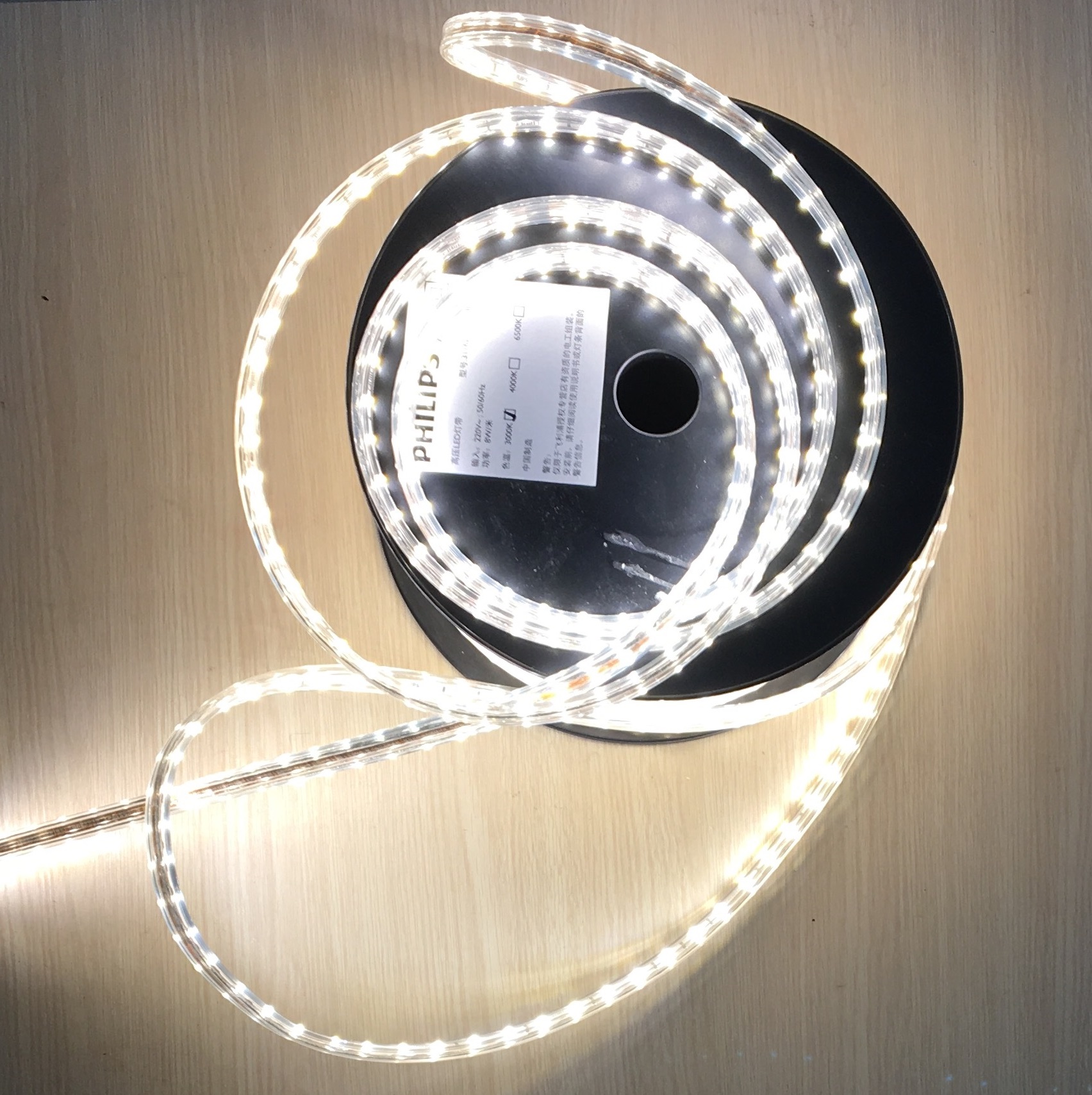 Mua đèn LED dây trang tri Philips chính hãng của HUTRACO