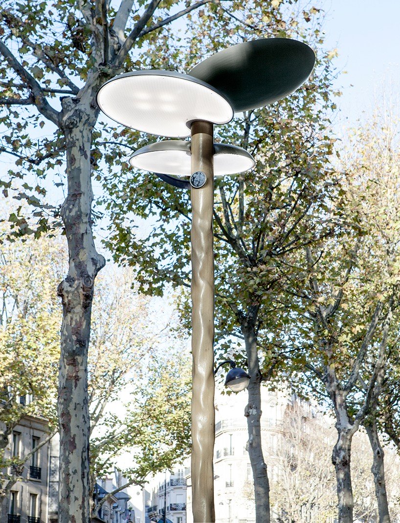 Đèn LED chiếu sáng đường phố sử dụng năng lượng mặt trời tại Paris, Pháp