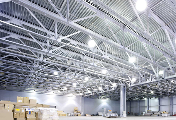 Số lượng bóng  đèn LED chiếu sáng nhà xưởng phụ thuộc vào yêu cầu và diện tích